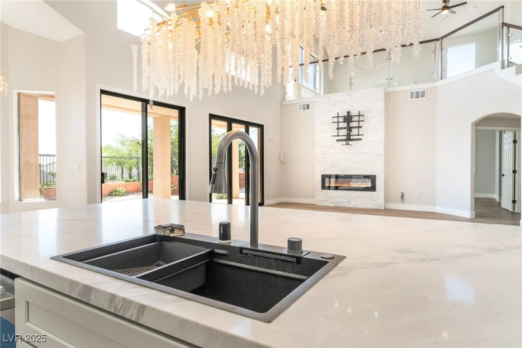 1016 Eaglewood, Las Vegas, NV 89144