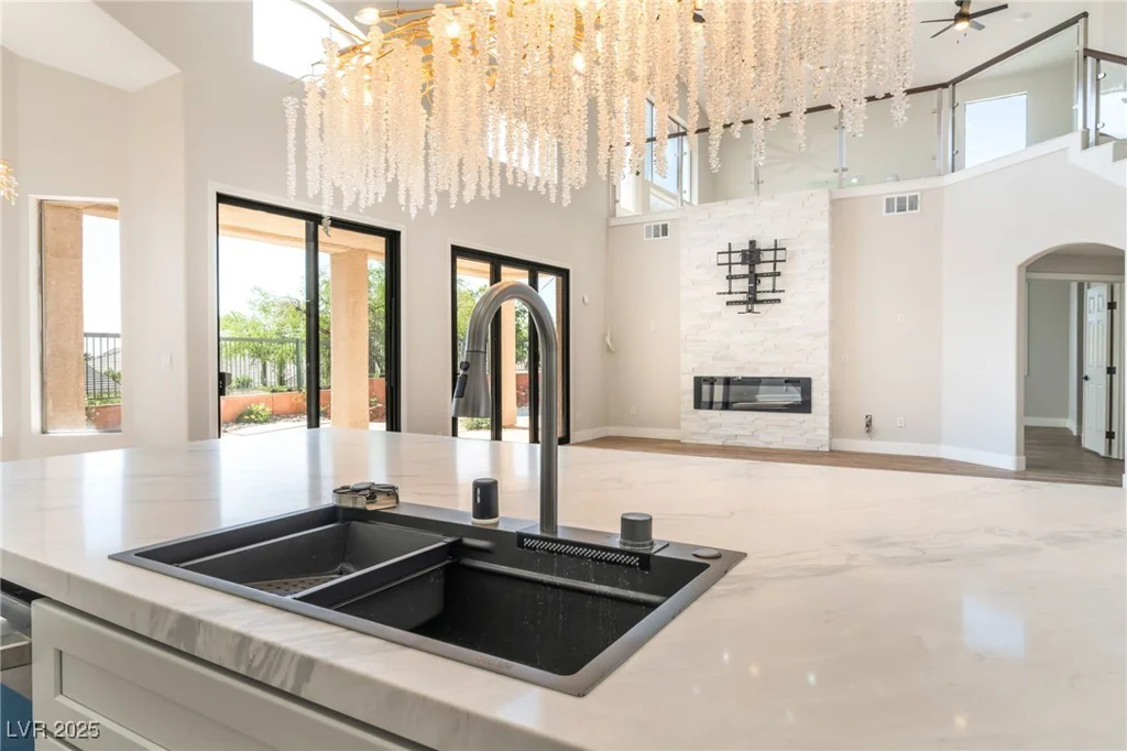 1016 Eaglewood, Las Vegas, NV 89144