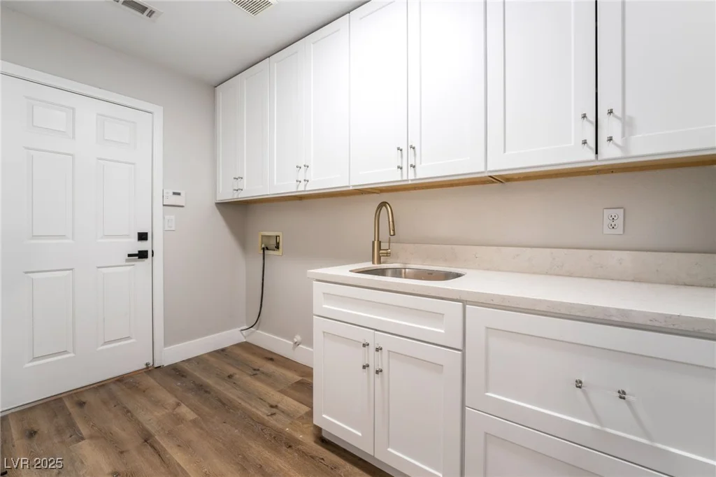 1016 Eaglewood, Las Vegas, NV 89144