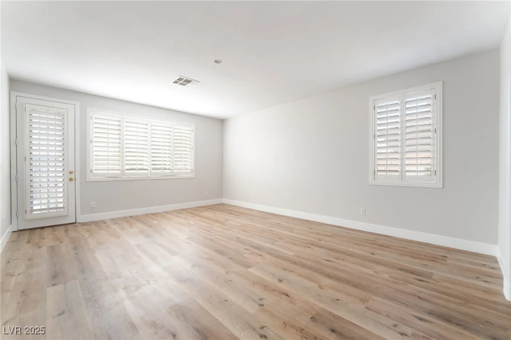 1016 Eaglewood, Las Vegas, NV 89144