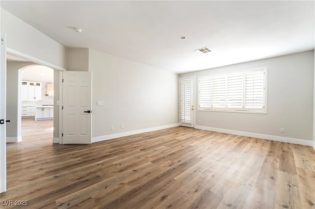 1016 Eaglewood, Las Vegas, NV 89144