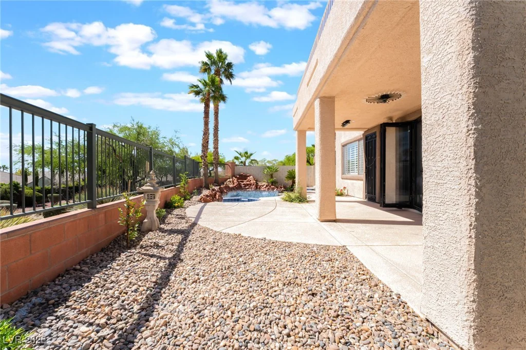 1016 Eaglewood, Las Vegas, NV 89144