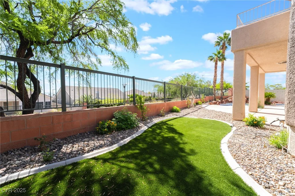 1016 Eaglewood, Las Vegas, NV 89144
