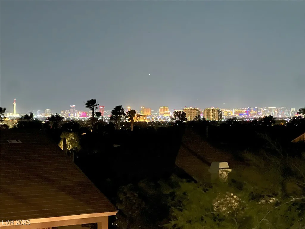 1016 Eaglewood, Las Vegas, NV 89144