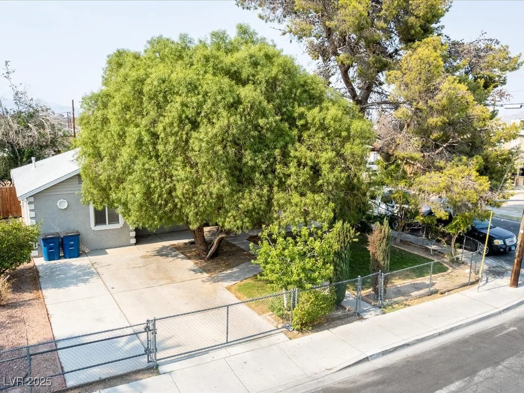 2223 Ogden, Las Vegas, NV 89101