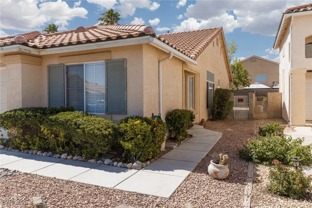 757 Roddenberry, Las Vegas, NV 89123