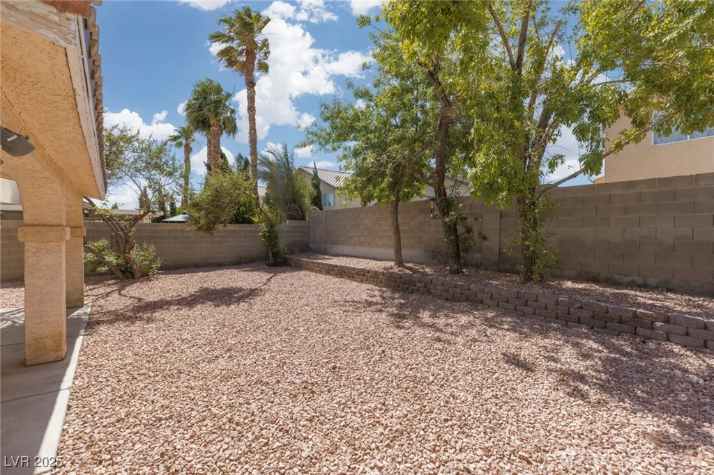 757 Roddenberry, Las Vegas, NV 89123