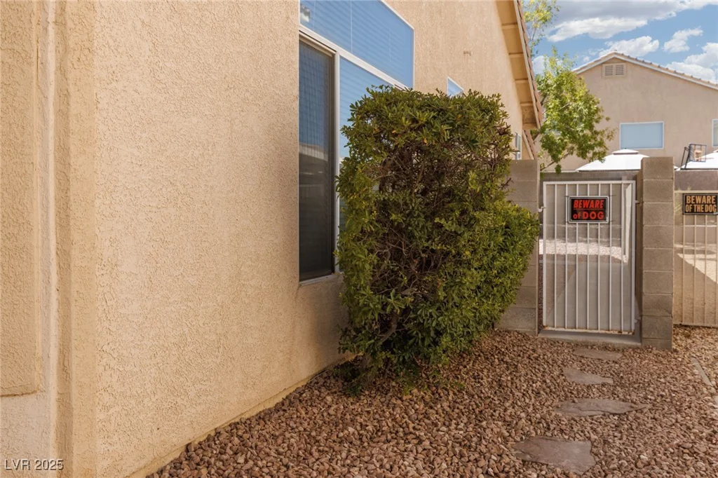 757 Roddenberry, Las Vegas, NV 89123