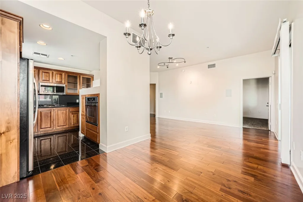 87 Agate, Las Vegas, NV 89123