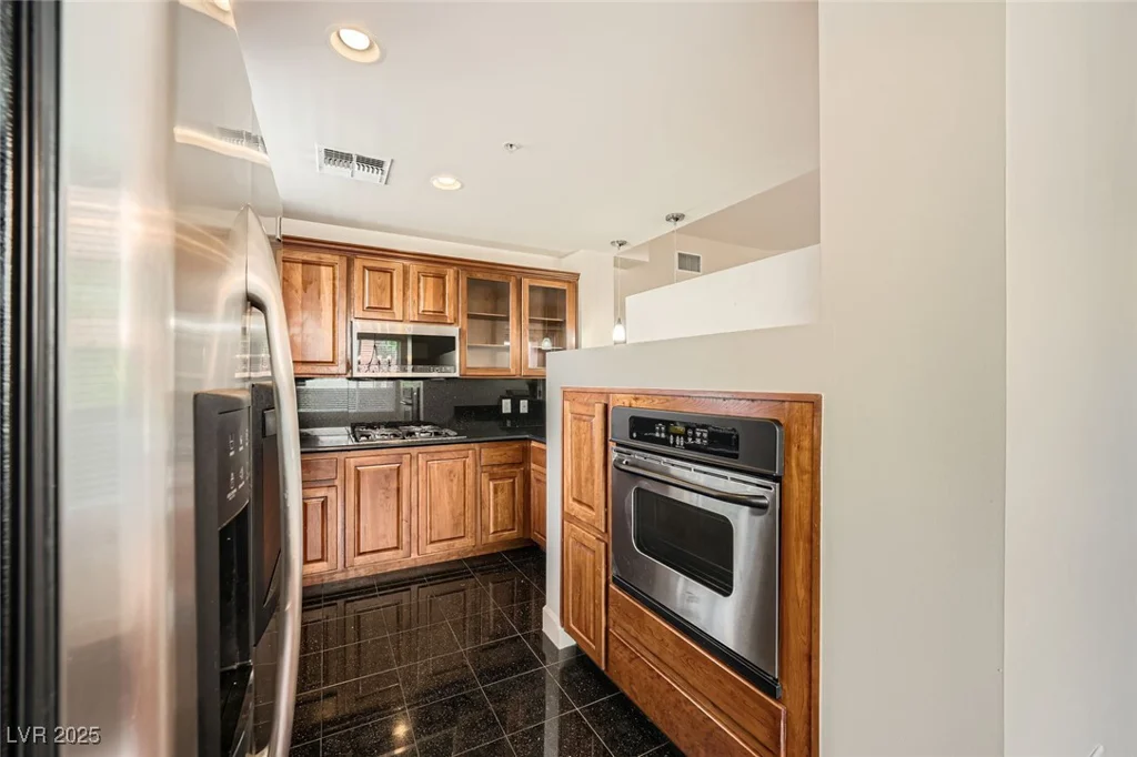 87 Agate, Las Vegas, NV 89123