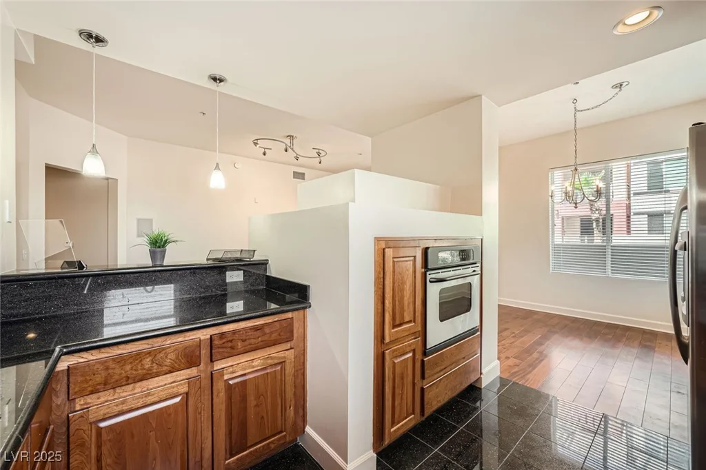 87 Agate, Las Vegas, NV 89123