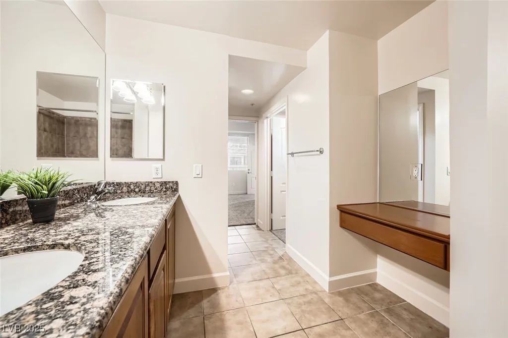 87 Agate, Las Vegas, NV 89123