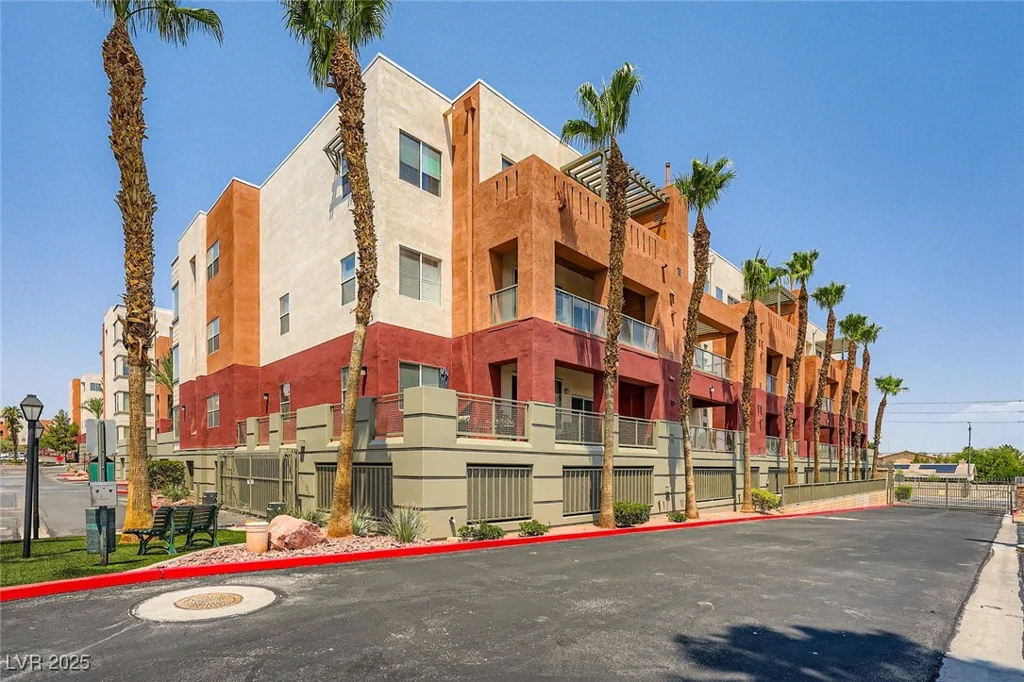 87 Agate, Las Vegas, NV 89123