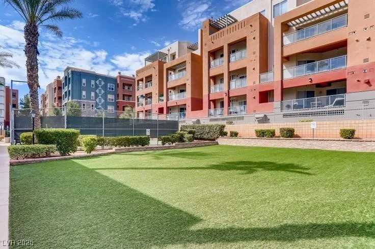 87 Agate, Las Vegas, NV 89123