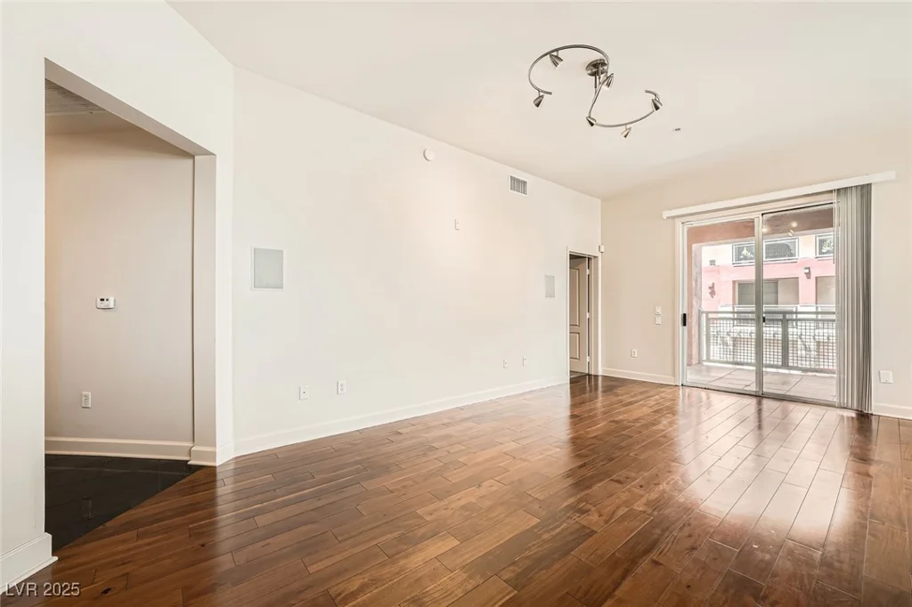 87 Agate, Las Vegas, NV 89123
