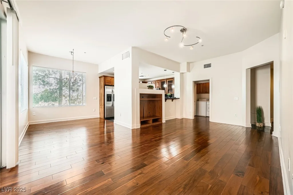 87 Agate, Las Vegas, NV 89123