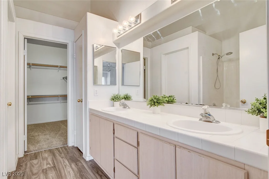 6201 Lake Mead, Las Vegas, NV 89156