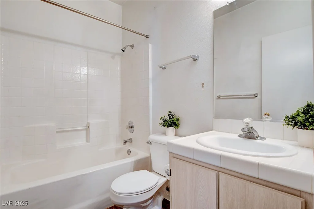 6201 Lake Mead, Las Vegas, NV 89156