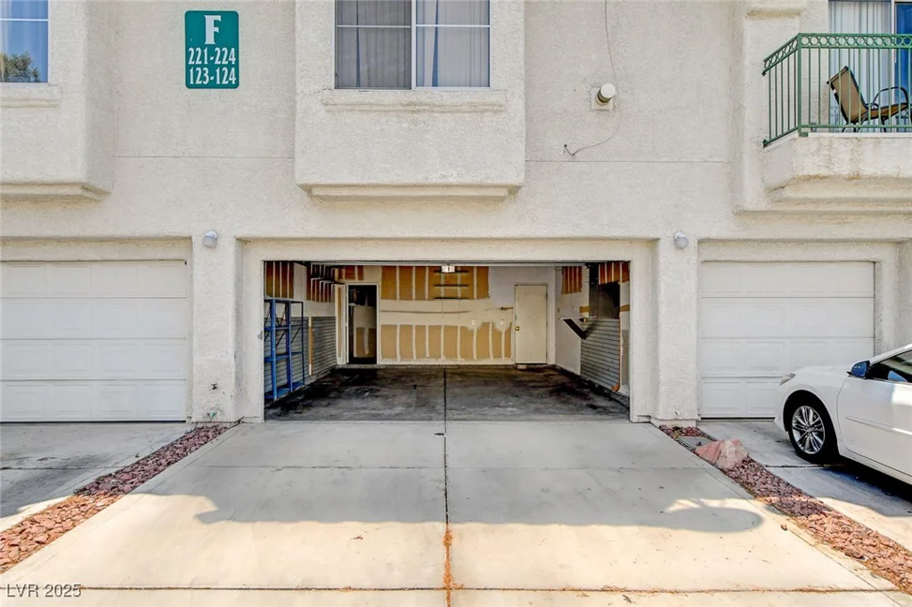 6201 Lake Mead, Las Vegas, NV 89156
