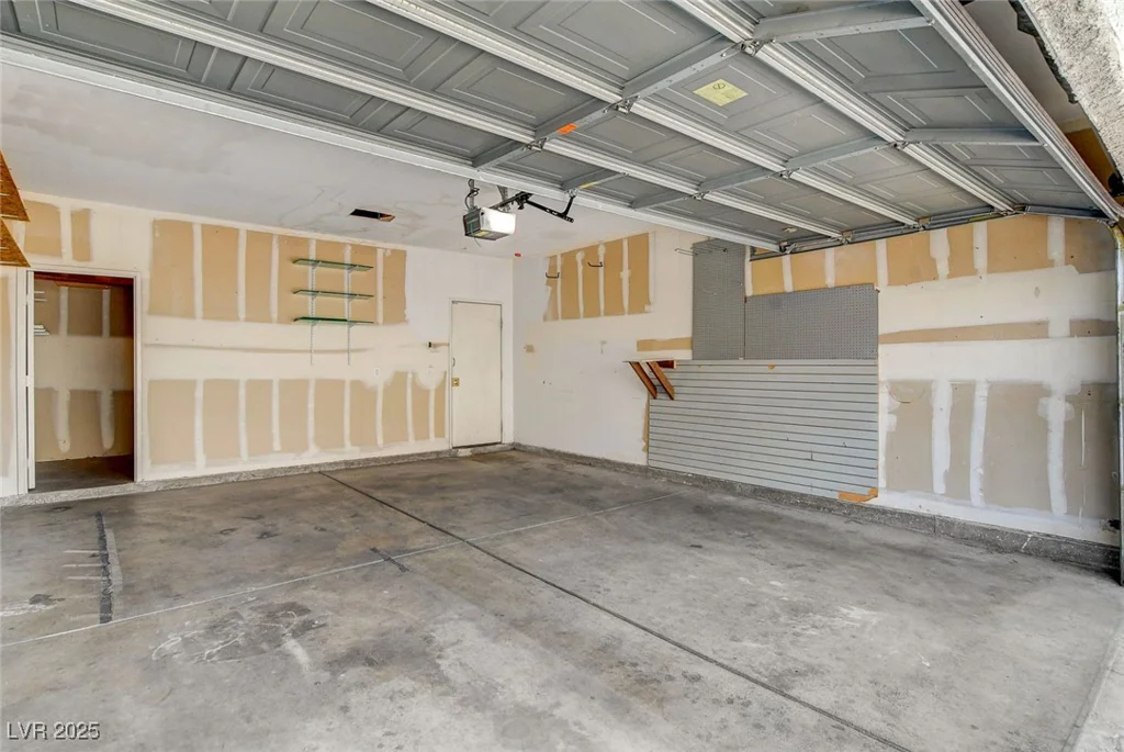 6201 Lake Mead, Las Vegas, NV 89156