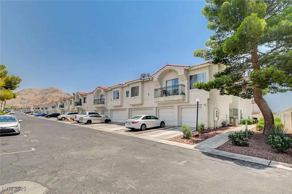 6201 Lake Mead, Las Vegas, NV 89156