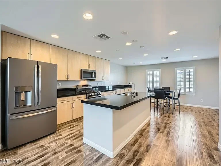 9050 Tropicana Avenue, Las Vegas, NV 89147