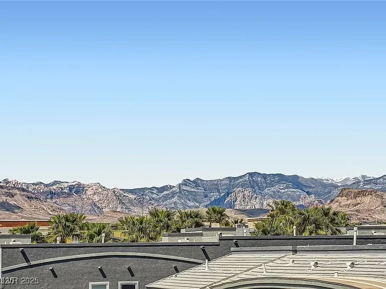 9050 Tropicana Avenue, Las Vegas, NV 89147