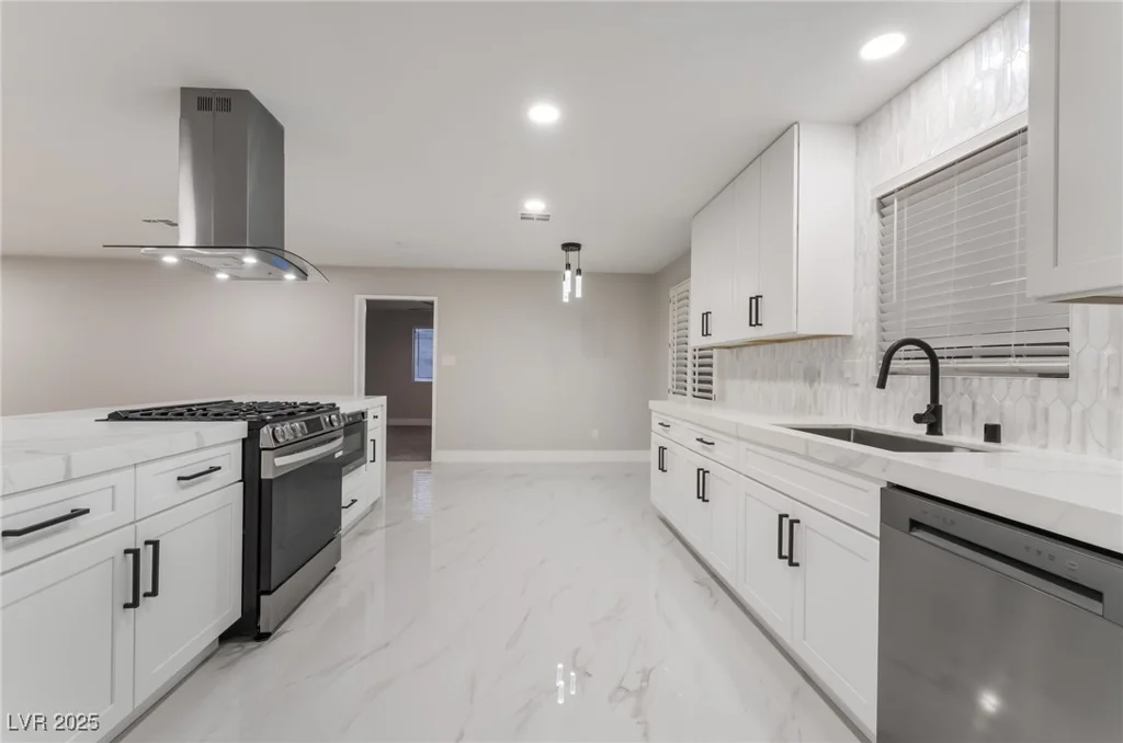 1009 Ironwood, Las Vegas, NV 89108