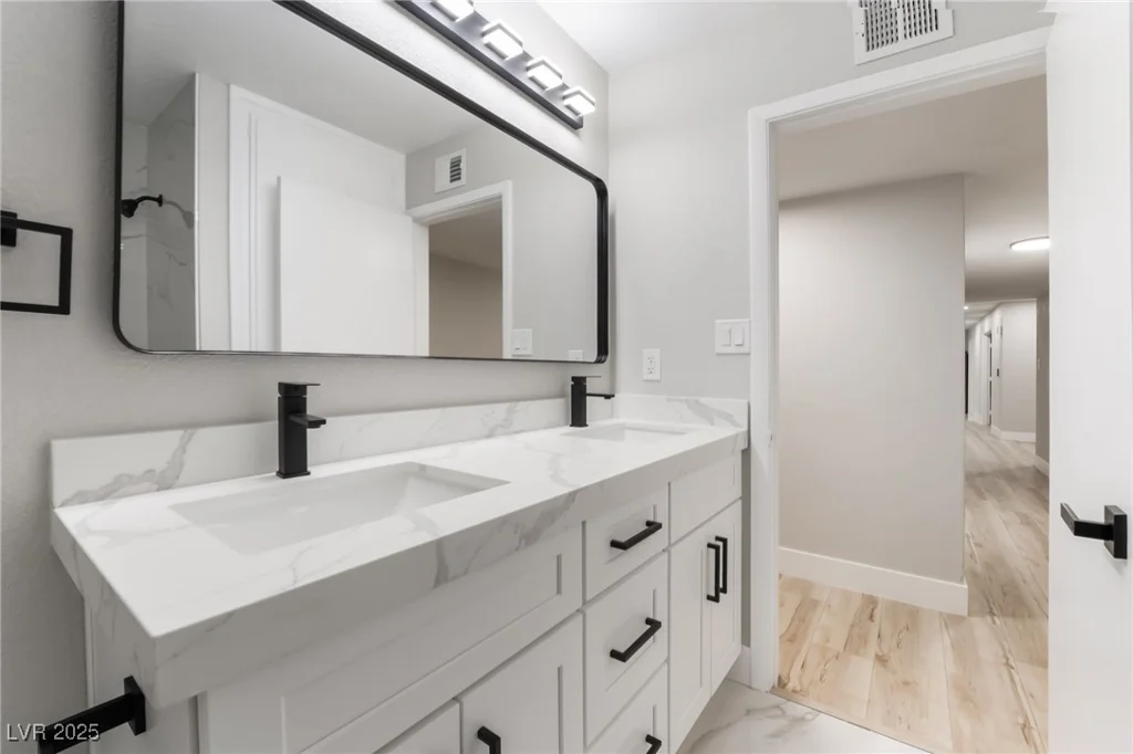1009 Ironwood, Las Vegas, NV 89108