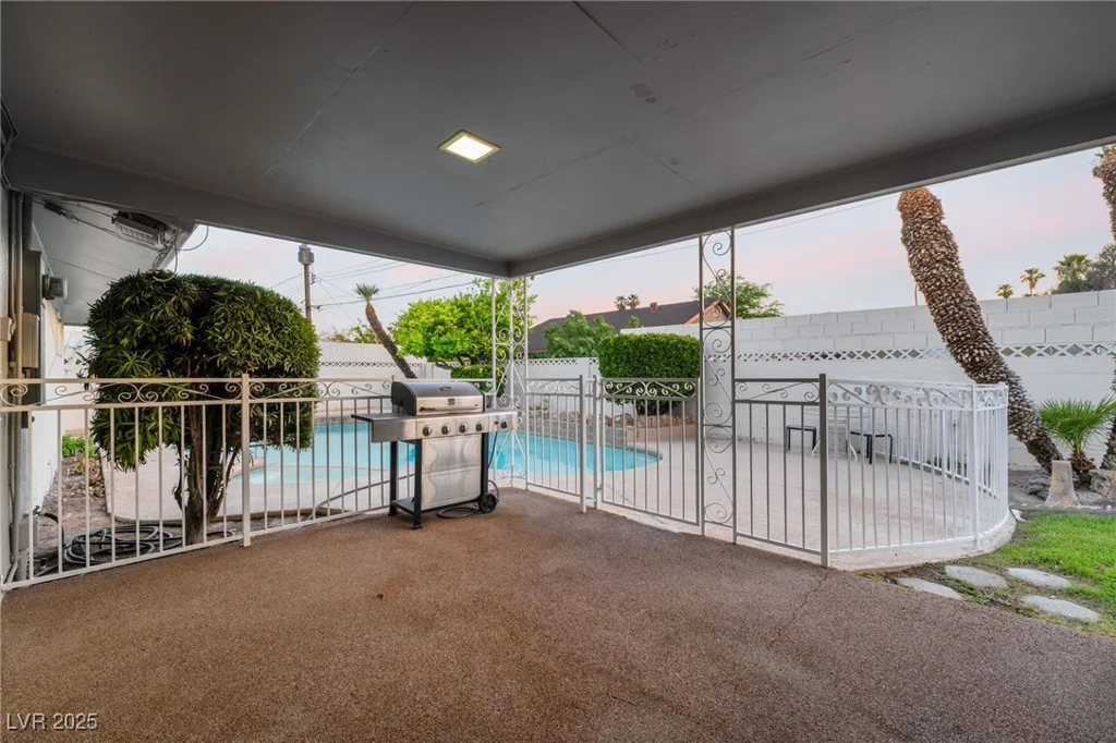 1009 Ironwood, Las Vegas, NV 89108