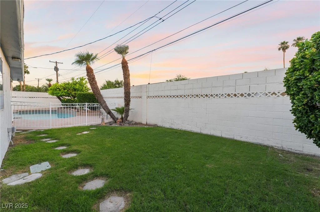1009 Ironwood, Las Vegas, NV 89108