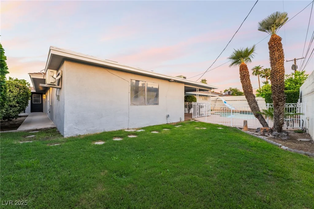 1009 Ironwood, Las Vegas, NV 89108