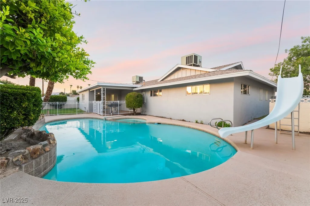 1009 Ironwood, Las Vegas, NV 89108