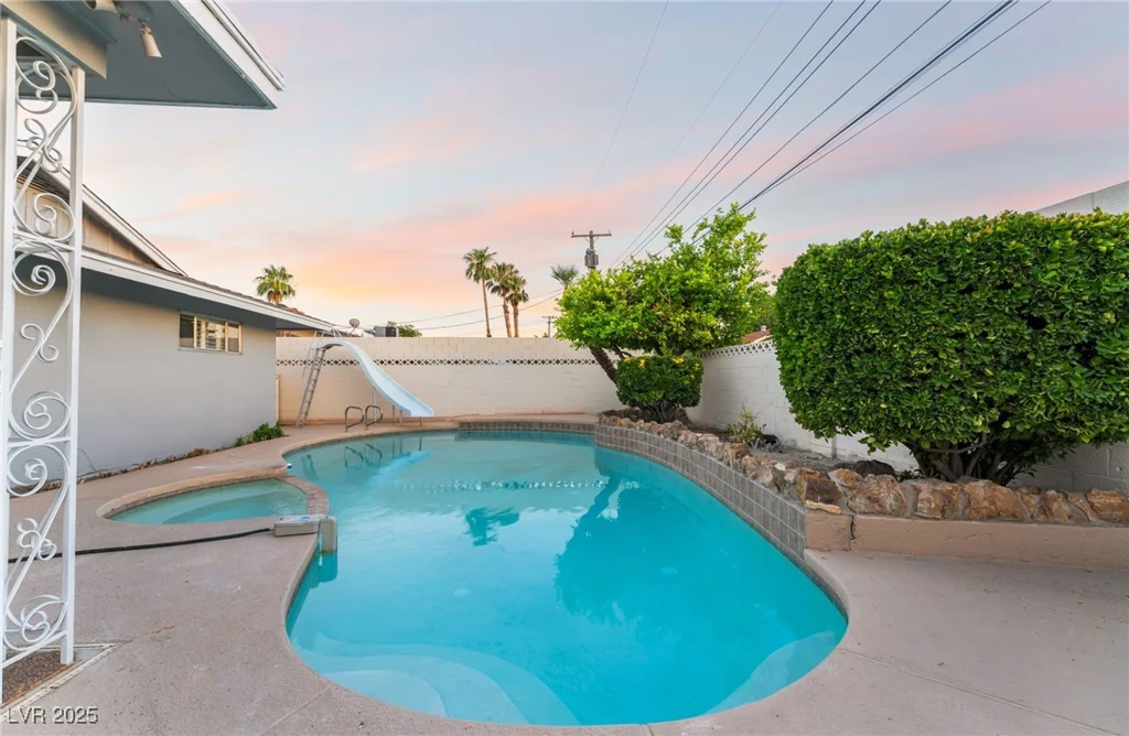 1009 Ironwood, Las Vegas, NV 89108