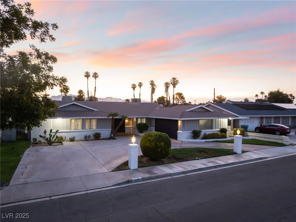 1009 Ironwood, Las Vegas, NV 89108