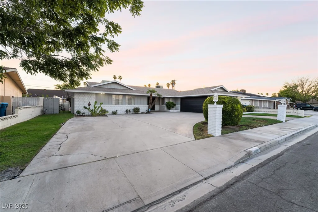 1009 Ironwood, Las Vegas, NV 89108