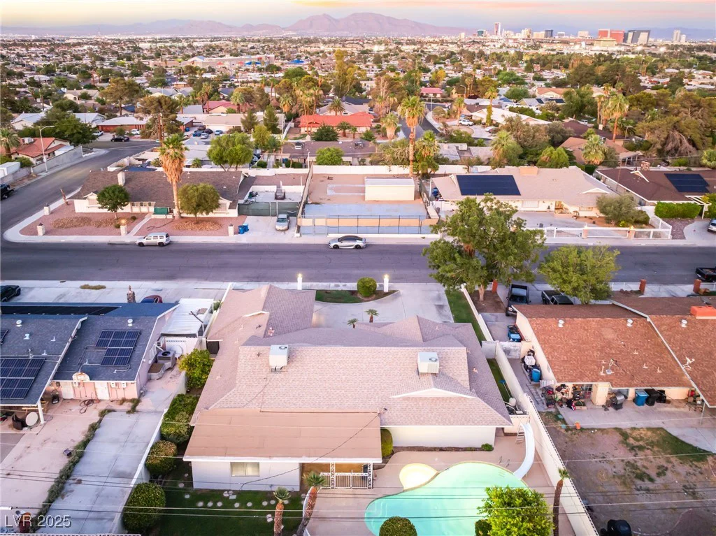 1009 Ironwood, Las Vegas, NV 89108
