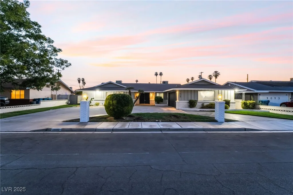 1009 Ironwood, Las Vegas, NV 89108
