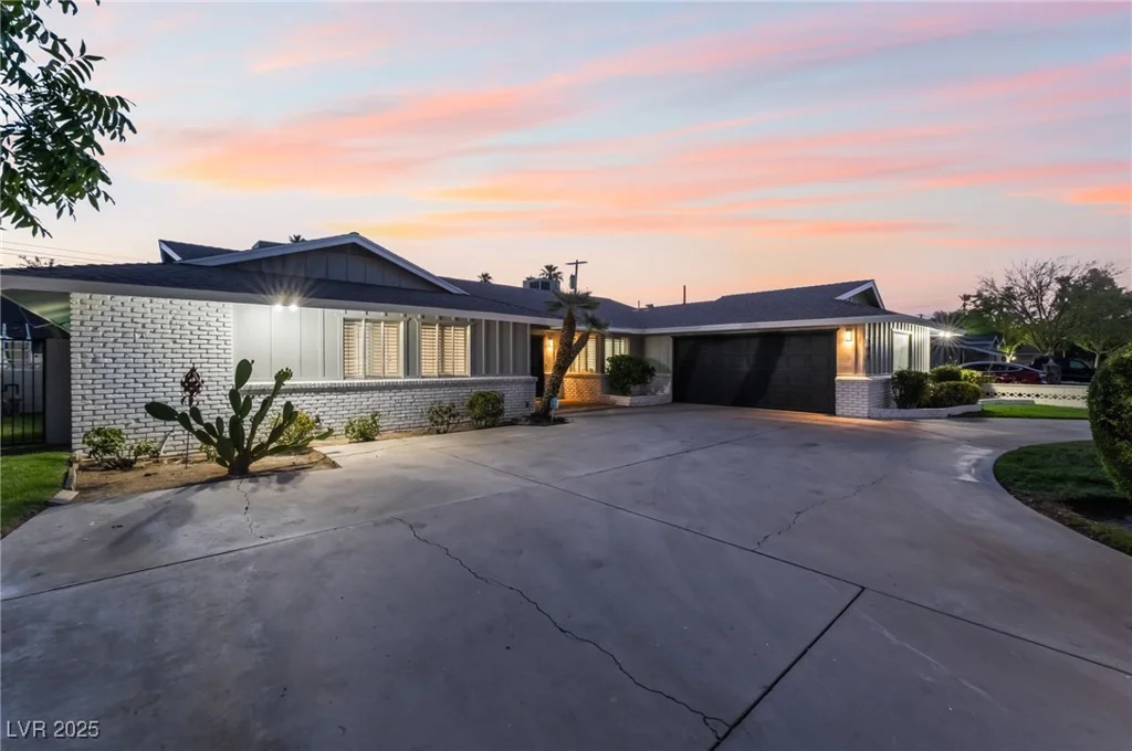 1009 Ironwood, Las Vegas, NV 89108