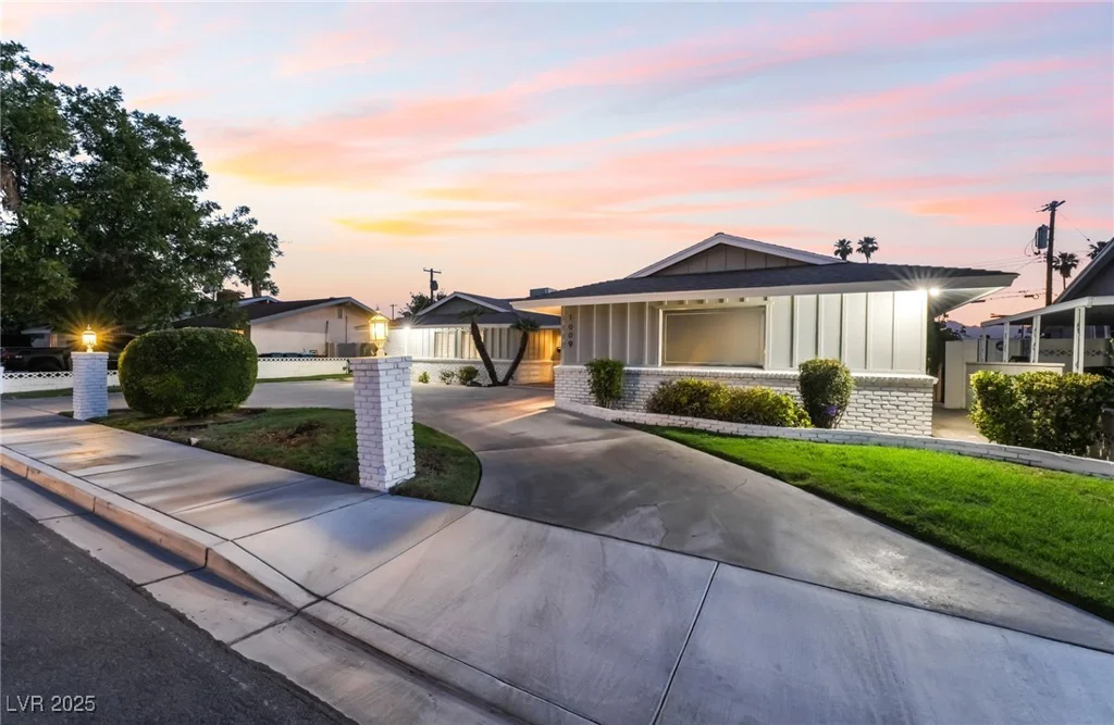 1009 Ironwood, Las Vegas, NV 89108