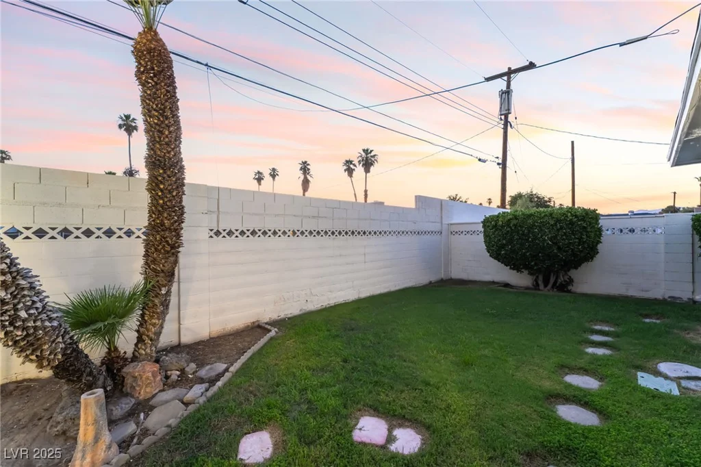 1009 Ironwood, Las Vegas, NV 89108