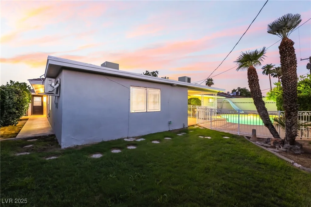 1009 Ironwood, Las Vegas, NV 89108