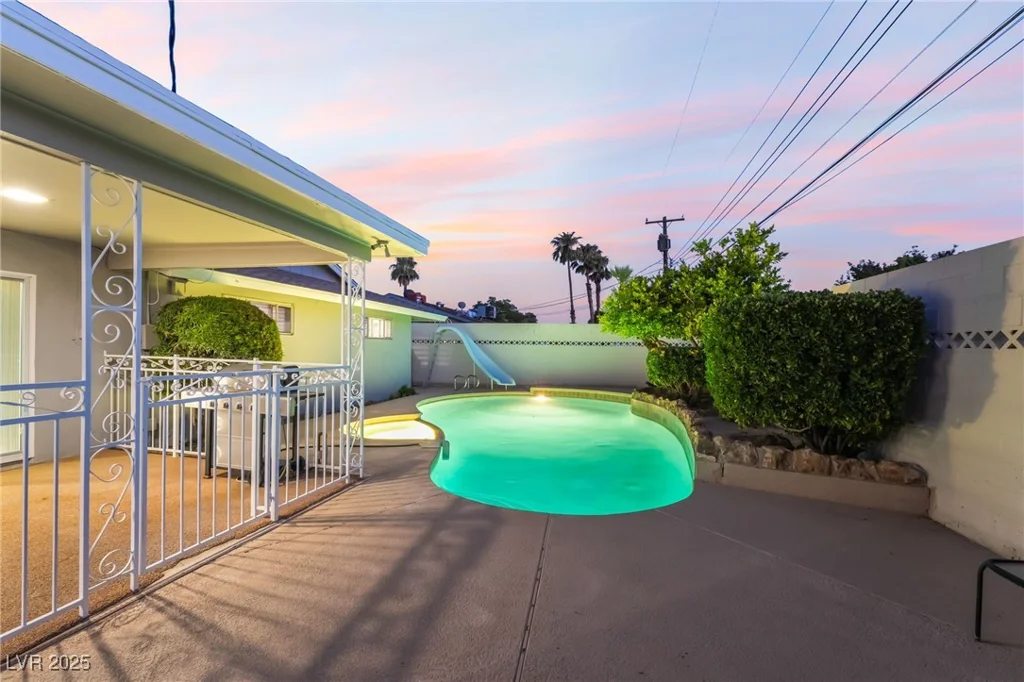 1009 Ironwood, Las Vegas, NV 89108