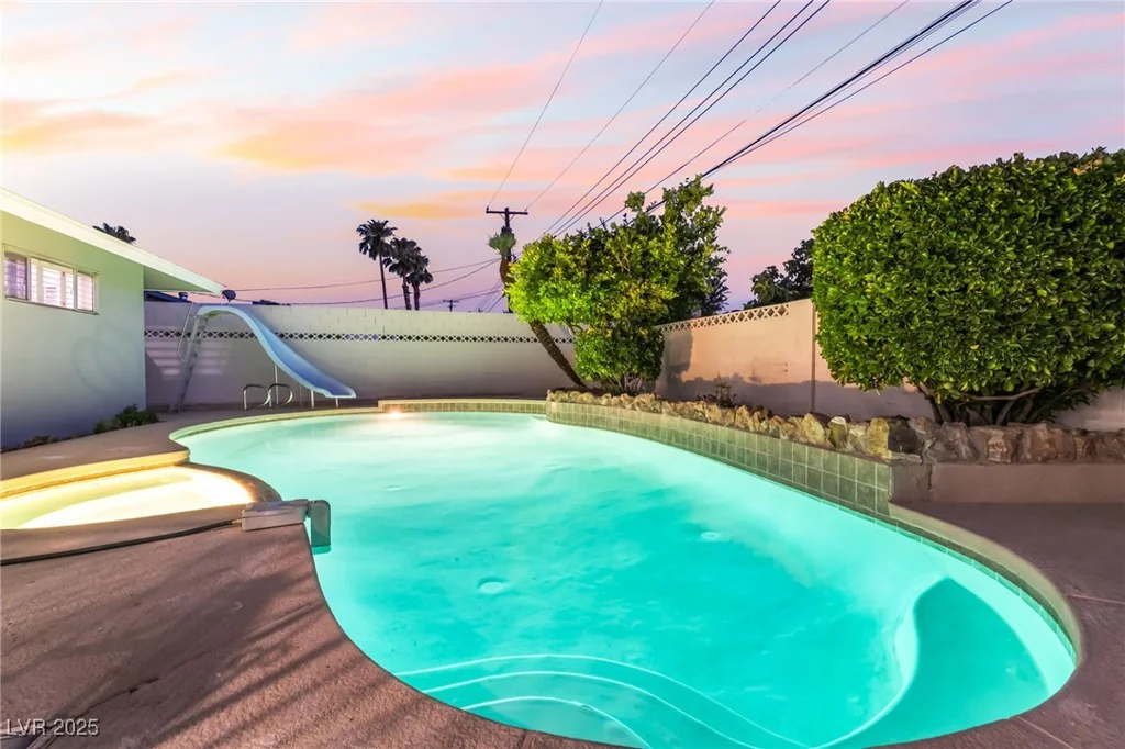 1009 Ironwood, Las Vegas, NV 89108