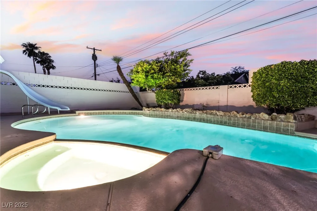 1009 Ironwood, Las Vegas, NV 89108