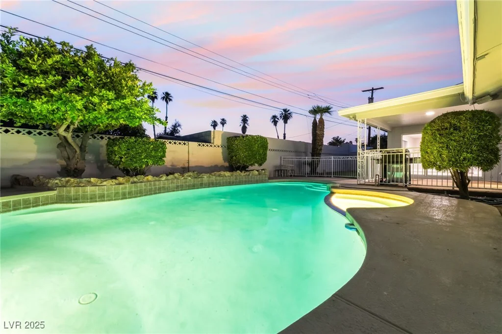 1009 Ironwood, Las Vegas, NV 89108