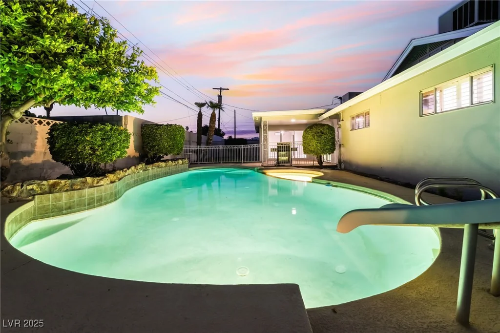 1009 Ironwood, Las Vegas, NV 89108