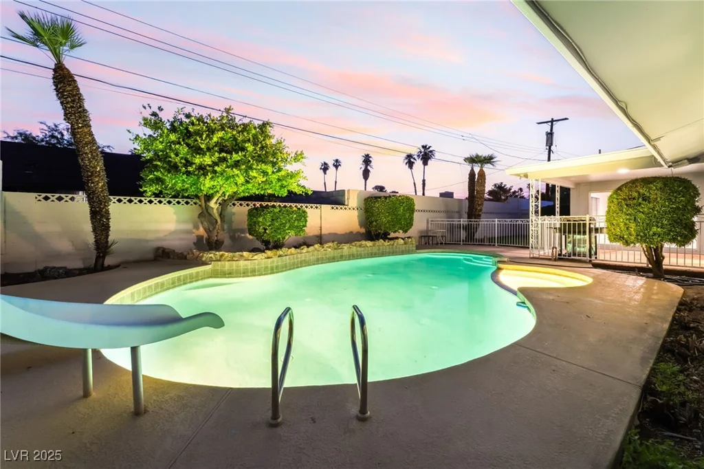 1009 Ironwood, Las Vegas, NV 89108