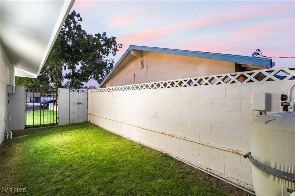 1009 Ironwood, Las Vegas, NV 89108