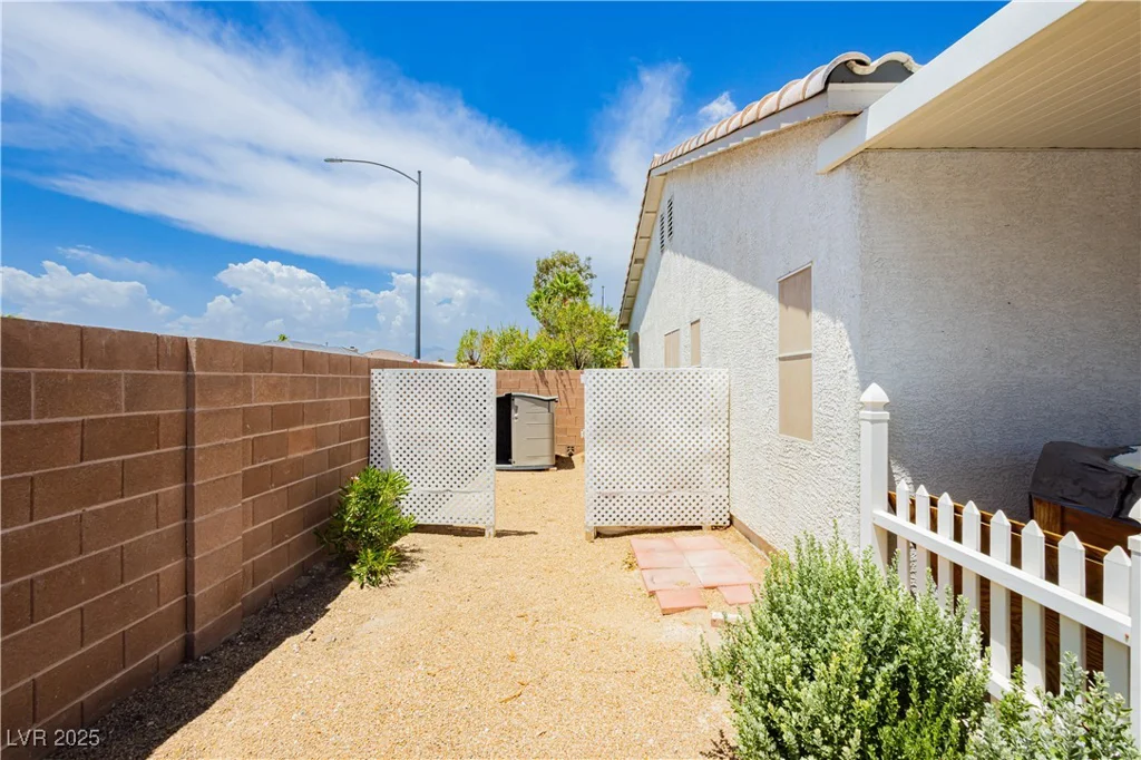 5402 Winterdale, North Las Vegas, NV 89031